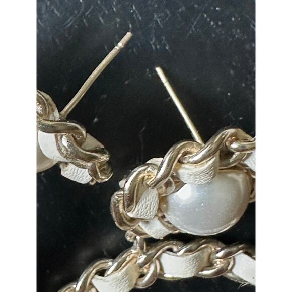 Chanel Black Leather Chain Detail Gold Tone Hoop Earrings - Picture 10 of 12